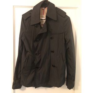 Burberry Short Trench/Rain cost - size 4